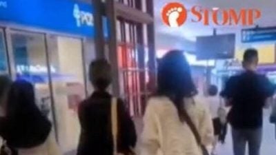 原在地铁站讨‘生活费’ ‘蹭饭女团’转战邻里商圈