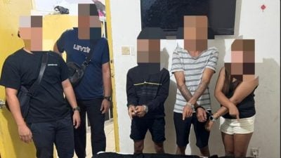 公然闯店偷手机 . 3惯犯落网