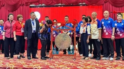 张庆信：勤劳坚毅重亲情 . 潮州人赢得社会敬重