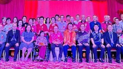 潮人之夜暨孝亲敬老晚宴 . 盛况空前场面温馨感人