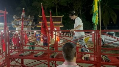 文冬美律谷太平庙神诞 舞蹈班队员助兴表演