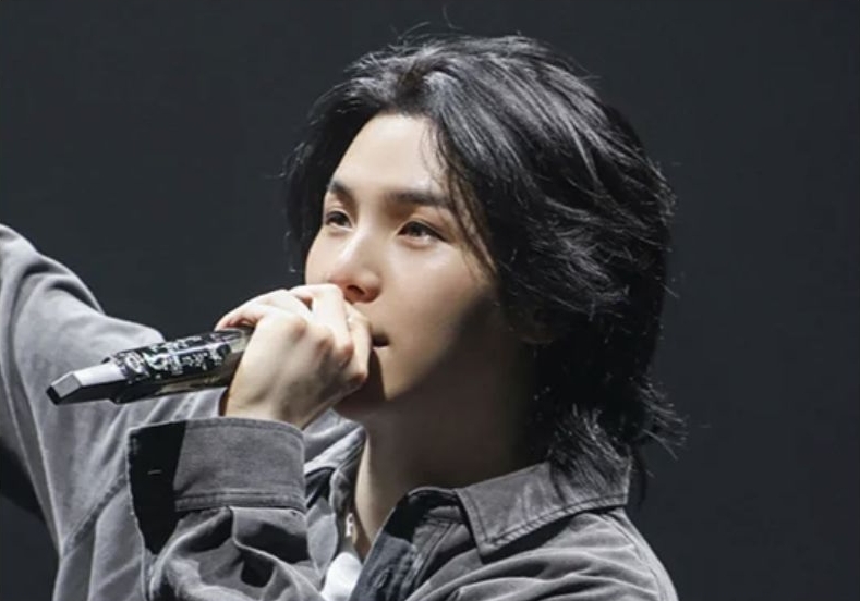 BTS全员军毕 Suga退伍再为酒驾道歉