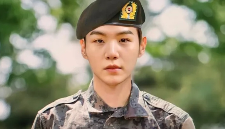 BTS全员军毕 Suga退伍再为酒驾道歉