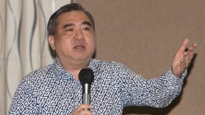 “女性车厢使男乘客不高兴” 陆兆福：但女乘客高兴