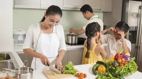 “家务不该全由妻子承担” 男子谈夫妻相处之道引热议