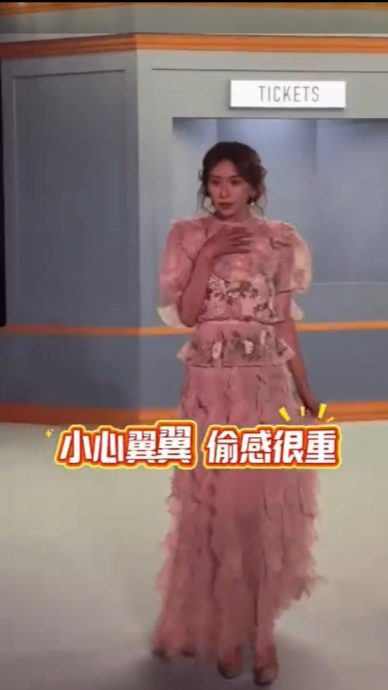 “缩脖小碎步”遭骂被日本人同化 林志玲幽默拍片回应