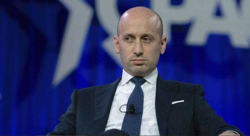 “铁粉”米勒──取缔移民行动的“特朗普大脑”