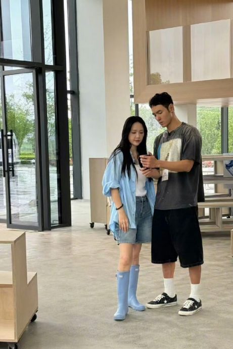 《命中注定》17年后再合体 阮经天陈乔恩重现雨中撑伞