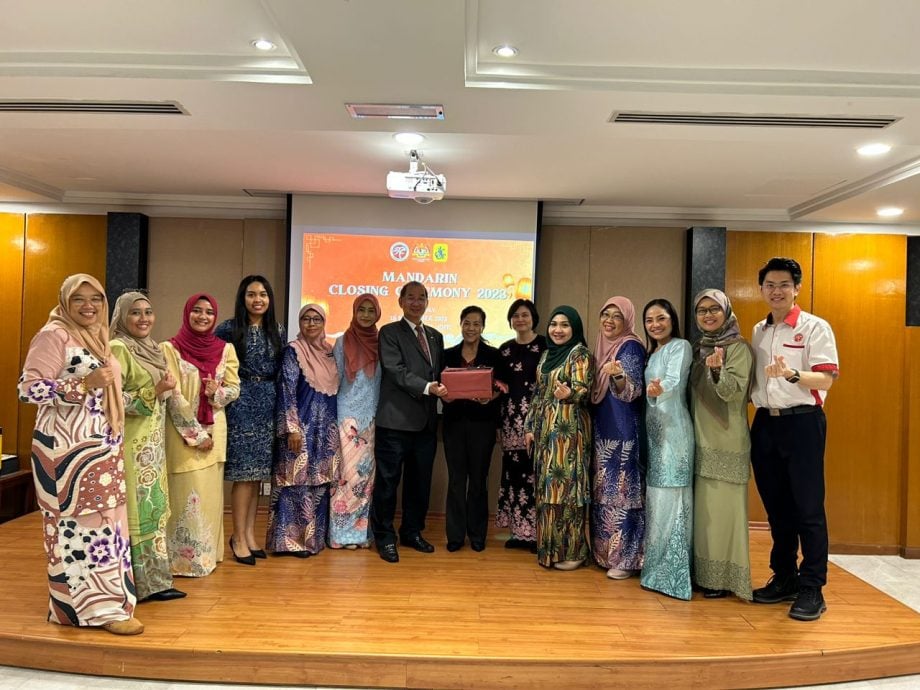 《我们》/马来公务员玛莉亚蒂与阿尼萨的语言学习之路