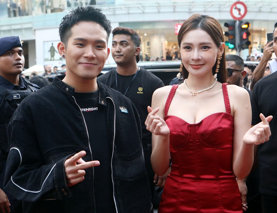 《私家侦探》见面会|抵不过全场观众起哄 古天乐罕见比心