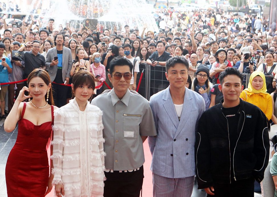 《私家侦探》见面会|抵不过全场观众起哄 古天乐罕见比心