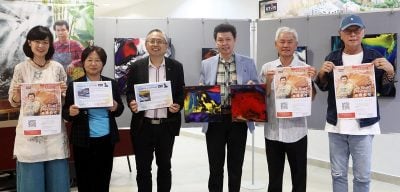 黄振景慈善画展捐130作品   筹款捐优大医院基金 