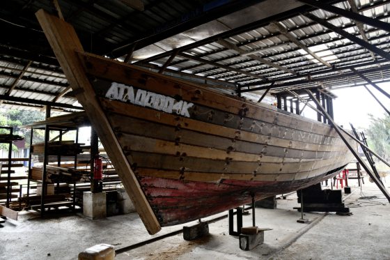 【马登船家:造船/02】不载渔获只载红树桐,一艘红树船耐用50年