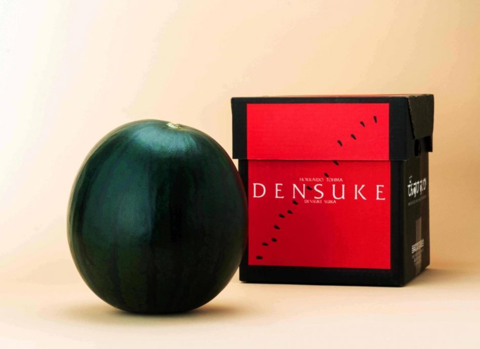 一年仅产100个 北海道黑西瓜首拍最高价2万令吉