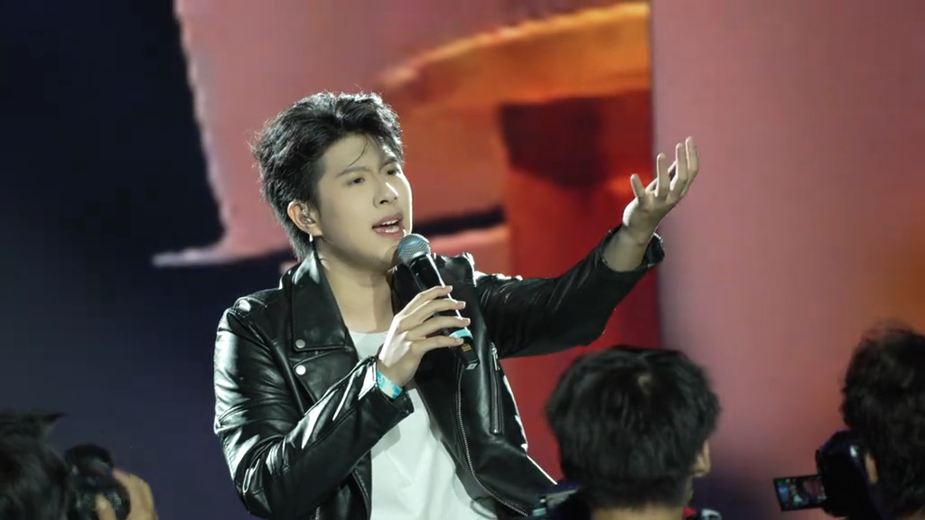 万梓良儿子十八变闯星途 被封少年版吴卓羲