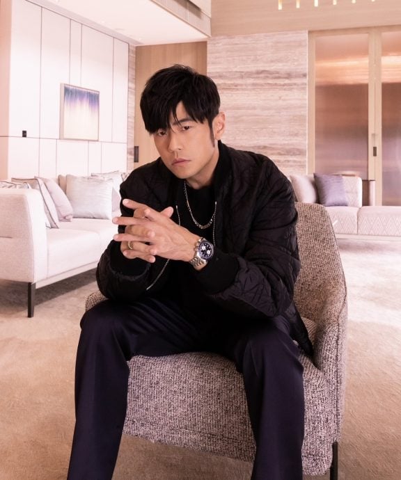 上半年狂扫13代言 周杰伦暴瘦财多伤身?