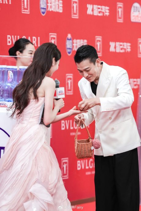 上海国际电影节|一晚两登红毯 刘德华大派荔枝“开唱”