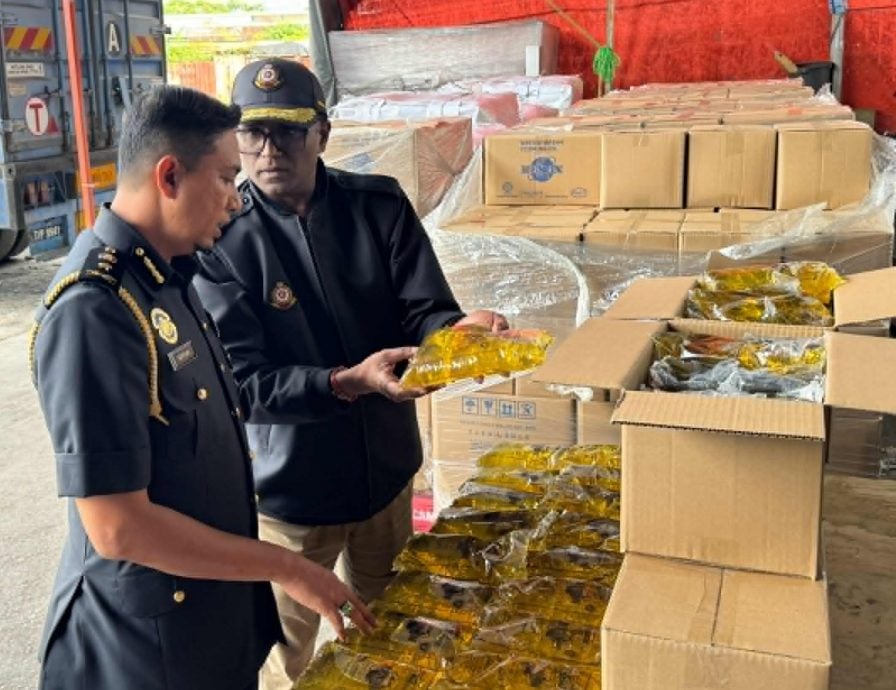 不法批发商采用快递新手法转运1公斤津贴食油。