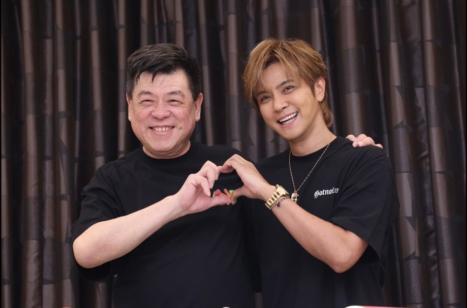 与孙德荣隔25年同台破冰 小猪获赠6位数大礼