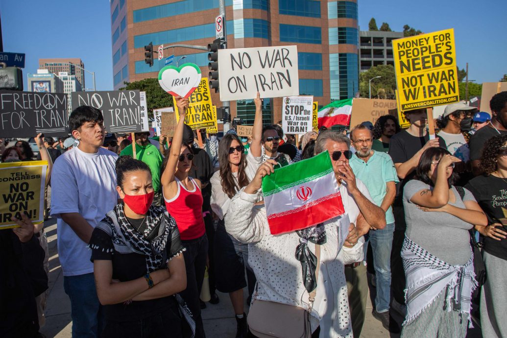 专家:特朗普若决定攻击伊朗核设施 如打开潘朵拉盒子