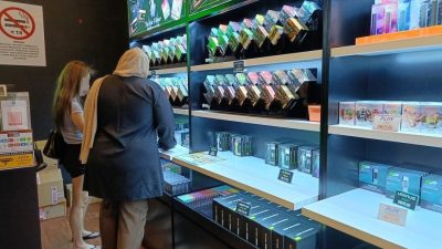 彭电子烟禁令不明  业者未接公函 续营业观望 