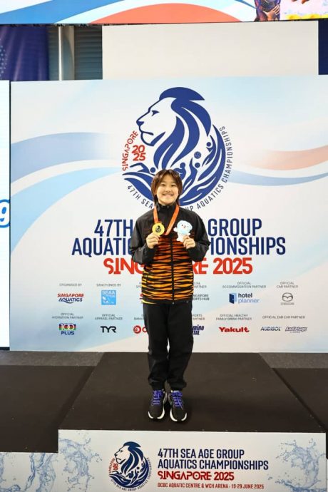 东南亚分龄跳水赛| 李奕晴女A组10米台摘金  大马两日收获6金
