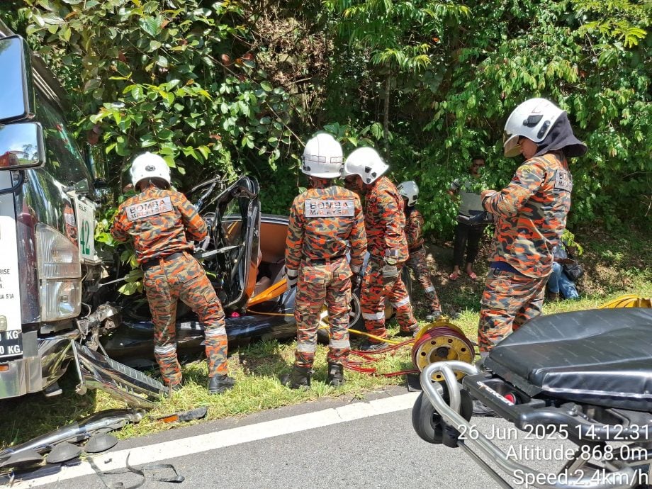 东西大道致命车祸 罗里轿车相撞一人丧命