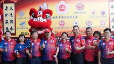 出席全国华人文化节火炬及开幕礼  林广有吁华社积极响应
