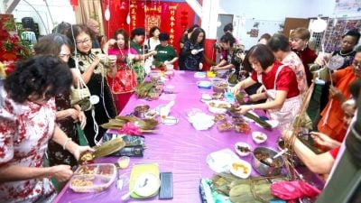 郑春子：应教孩子裹粽   “粽”艺不忘 传承不停