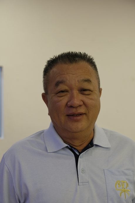 东(已签发):关丹梁氏宗亲会第一届第一次会员大会