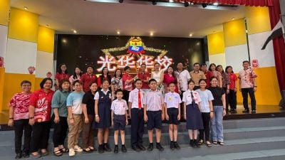 全国华小演讲暨笔试赛 东彭区赛 光华华小荣获总冠军
