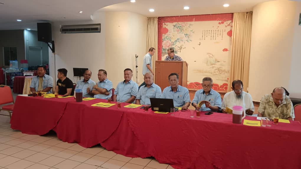 东(已签发):许亚权吁工商分会采取新概念积极推动慈善和福利事业