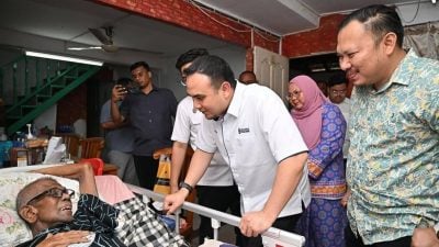 首相颁援金助中风夫妻
