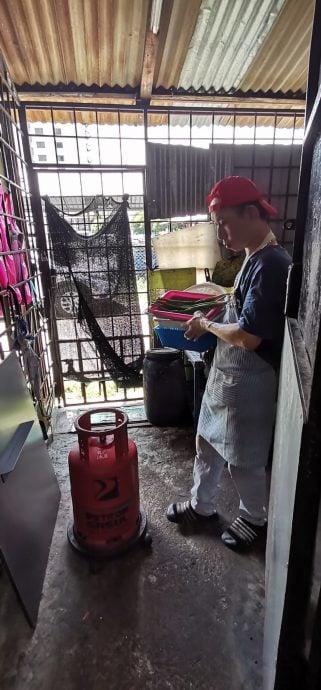 内贸局“严打行动”,贩商望通融免涨价潮。