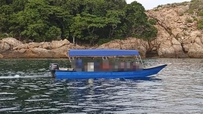 乘客船非法载客游乐浪岛 回程遭执法船拦查