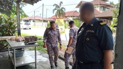 格底里县议会慕隆执法  对付商贩无牌非法秤