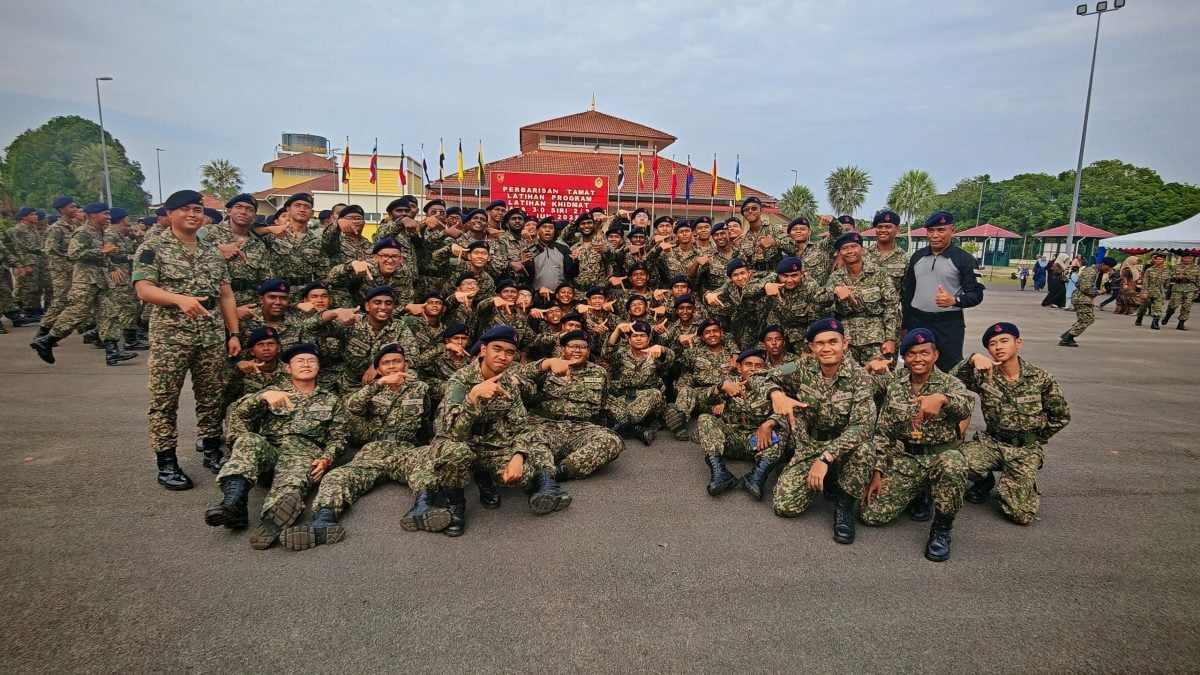 东：已签发：国民服务结业礼