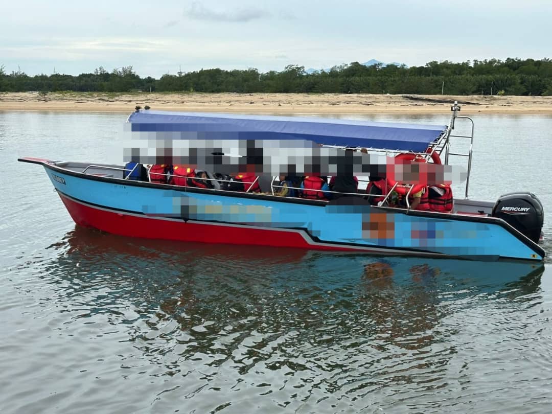 东:已签发:客船严重超载遭拦截 登州海事执法扣船调查
