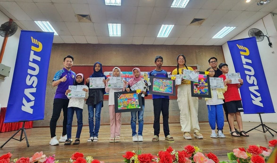 东：已签发：登嘉楼海南会馆青年团主办的《Beautiful Terengganu》儿童填色与绘画比赛反应热烈，吸引逾130名小朋友参与，其中约20%为友族，创下历年来的新高。