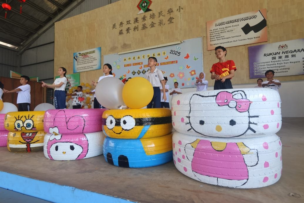 东:已签发:逾50个环保轮胎制成各种创意轮胎,关丹双溪索培民华小培养学生环保概念之余,也美化校园及提倡创意,一举多得