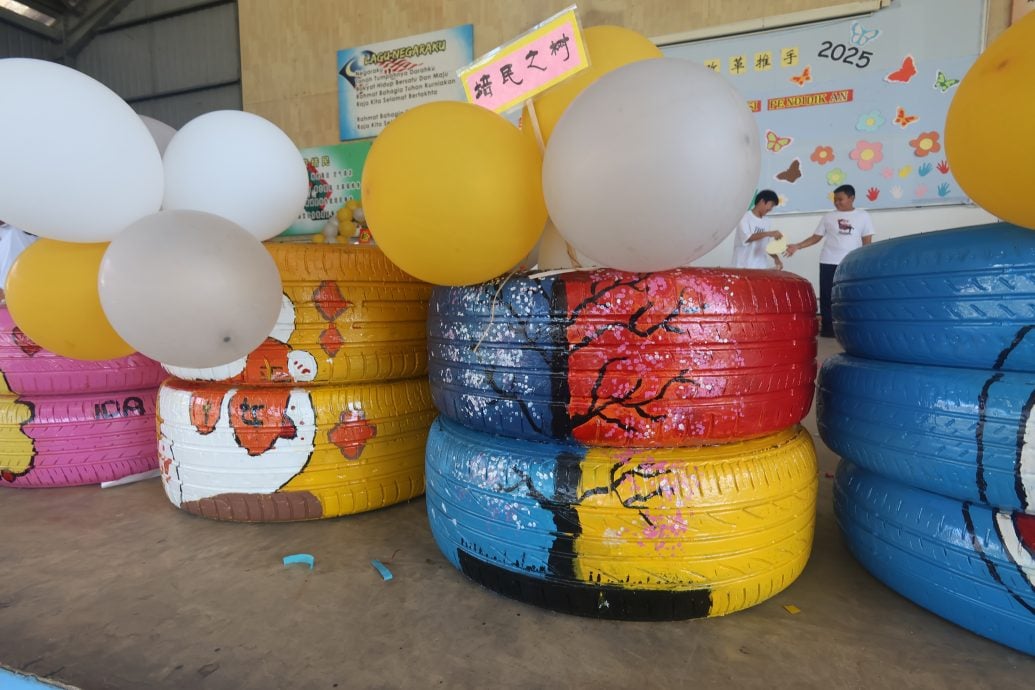 东:已签发:逾50个环保轮胎制成各种创意轮胎,关丹双溪索培民华小培养学生环保概念之余,也美化校园及提倡创意,一举多得