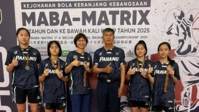 出征全国篮赛  彭女篮获殿军