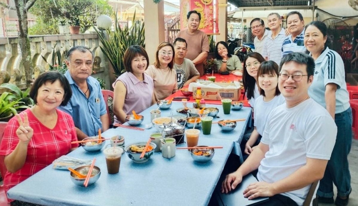 东:新村ing团队到百乐搜集新村资料