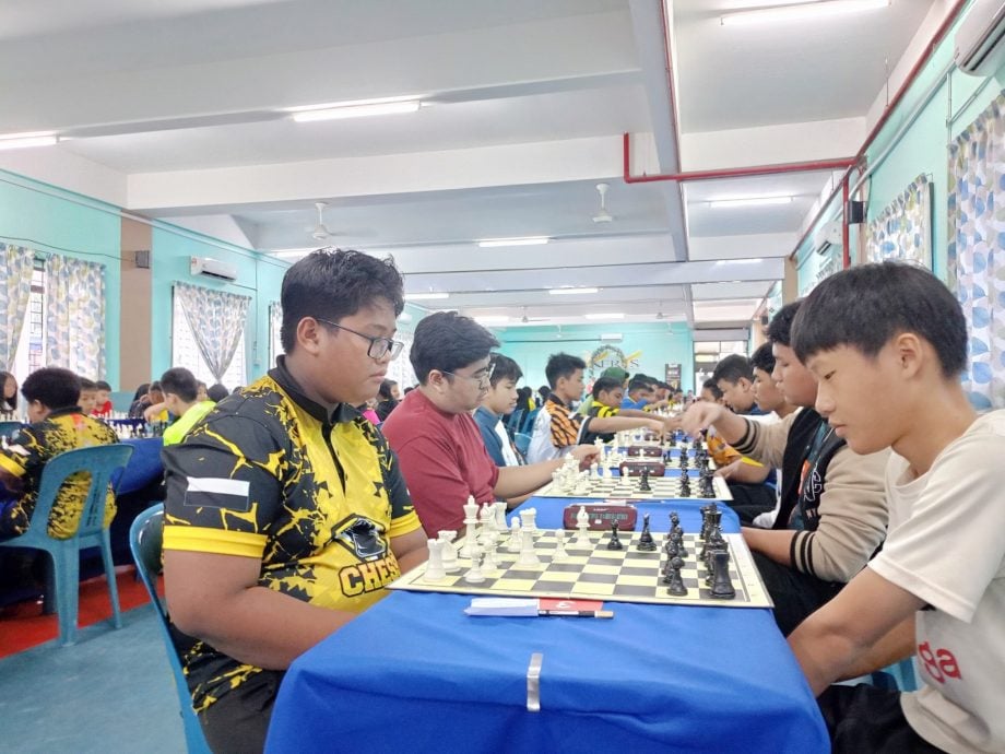 东:百乐县国际象棋比赛 林钧贤获公开组冠军