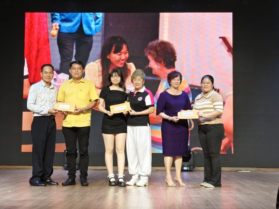 东：百乐姐妹会欢乐温馨庆双亲晚宴反应热烈 章水英：孝顺在于陪伴