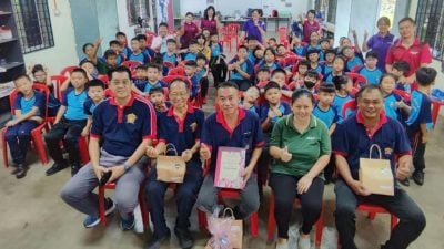 金马扬志愿消防队访文德里华小  指导防火 师生获益多