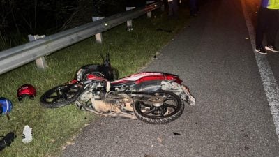 4摩托车同行互相摩擦翻倒  一骑士当场死亡