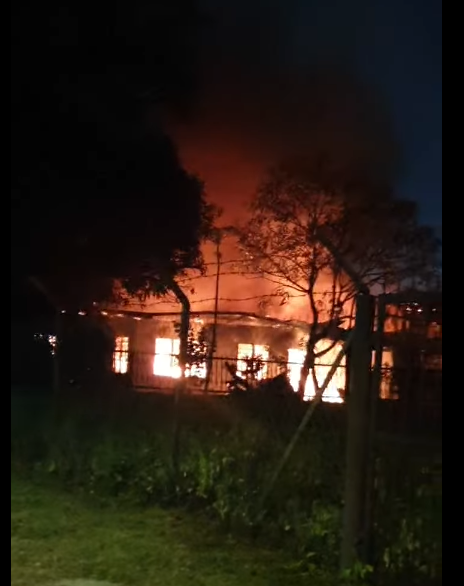 东：（已签发）关丹甘榜登雅民宅火灾 母子5人惊险逃生 市议员慰问援助