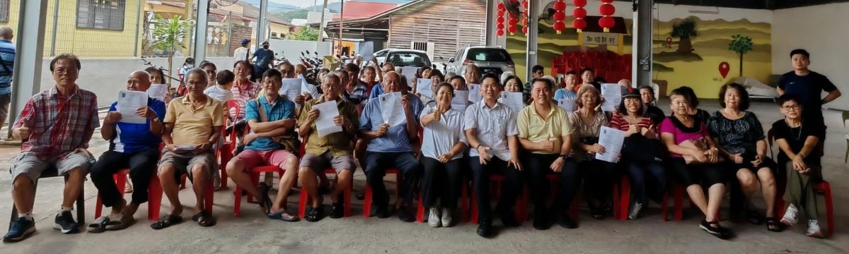 东：（已签发）加叻新村火灾原地重建家园40户灾民率先获得入住证和锁匙