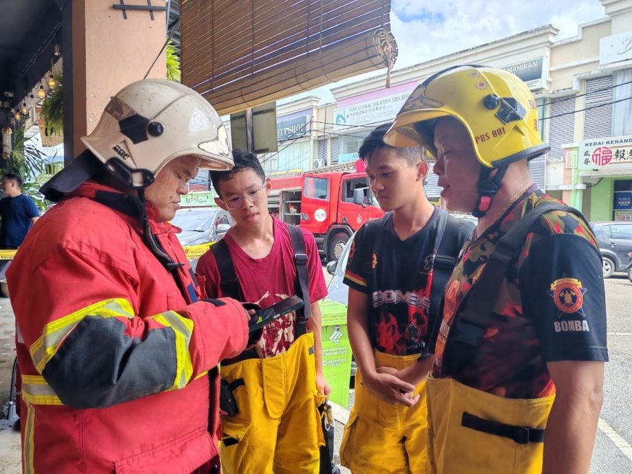 东：（已签发）拿督浦耀才路一间商店楼上发生火患